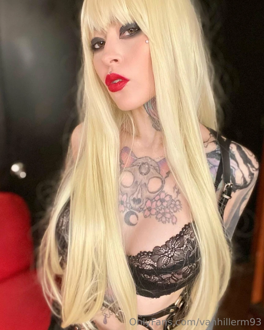 Rubias pelinegras o pelirrojas 