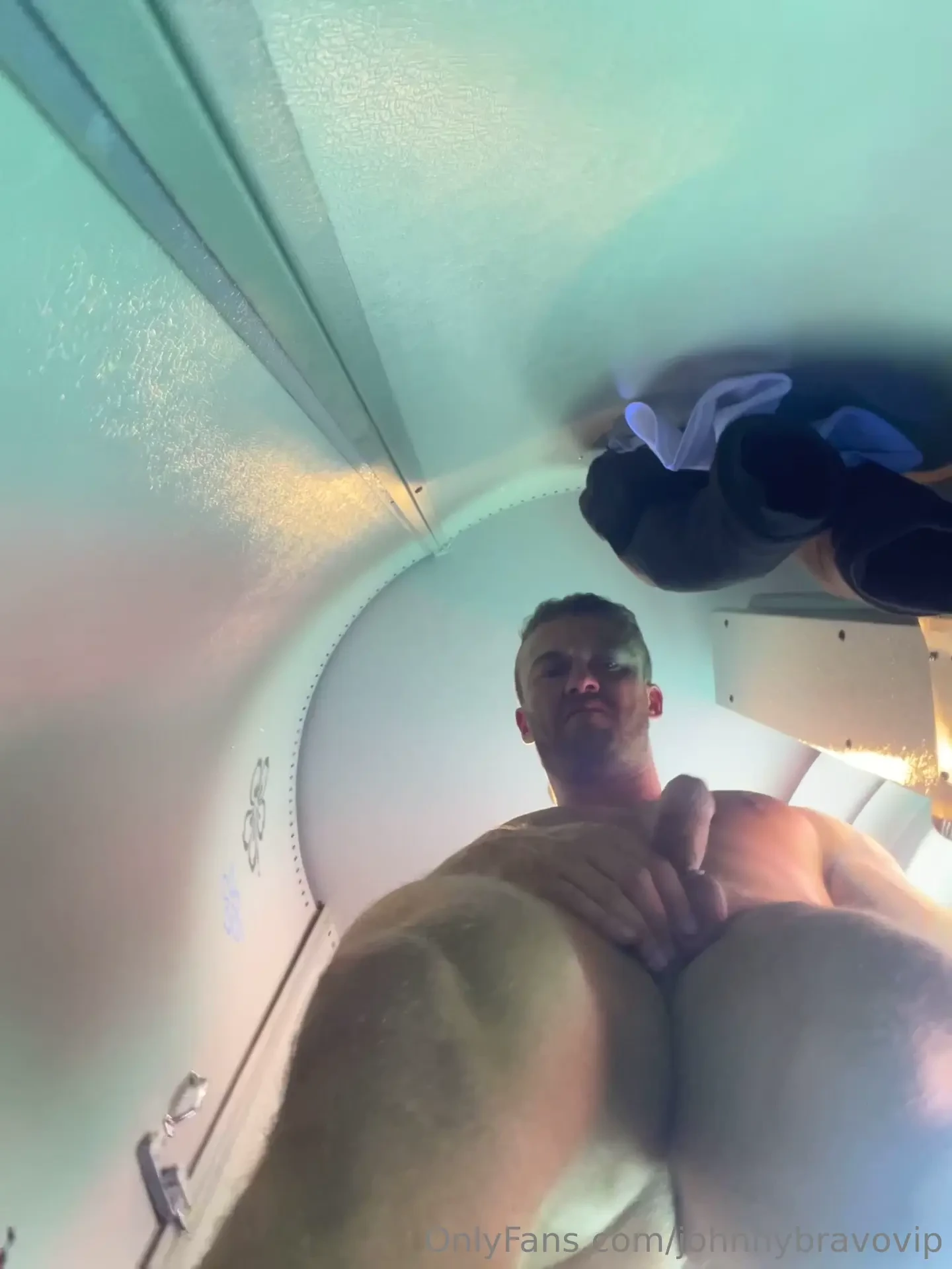 Flexing on the sunbed and playing with my big dick sunbeds are forever 