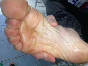 Who likes feet part 83