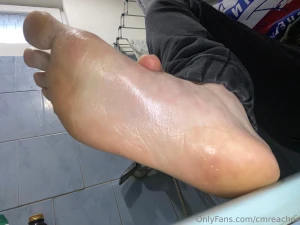 Who likes feet part 84