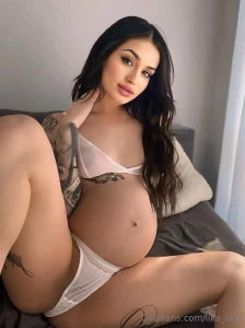 Cami_diva loves to stretch her tight hole and moan sweetly her holes part 216