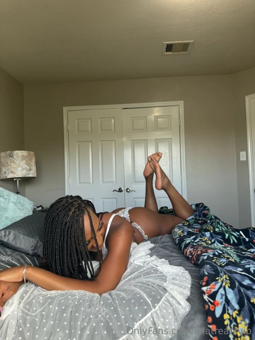 If i were a bed would you lie on me 