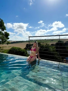 Sometimes i just want to feel your hands all over my body part 212