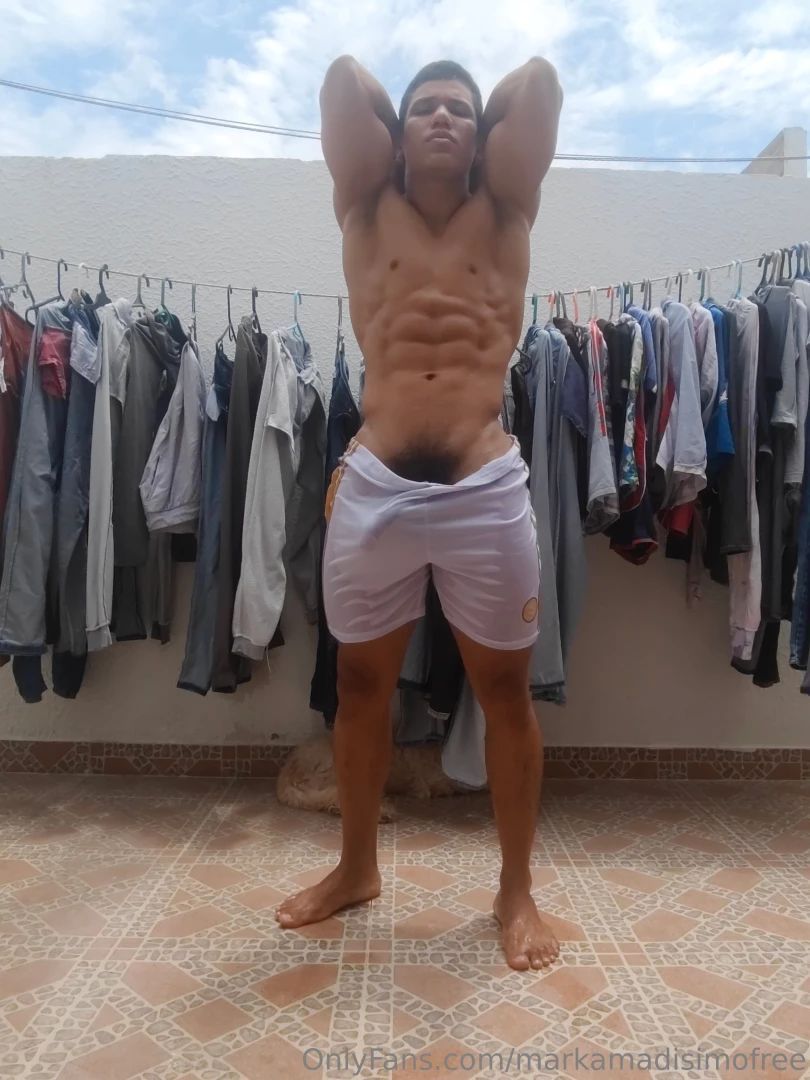 En el patio lavando ropa y bien caliente para quien quiera que venga part 2 