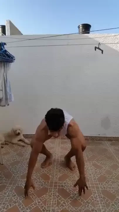 Ahora mojadito haciendo burpees jejejej 