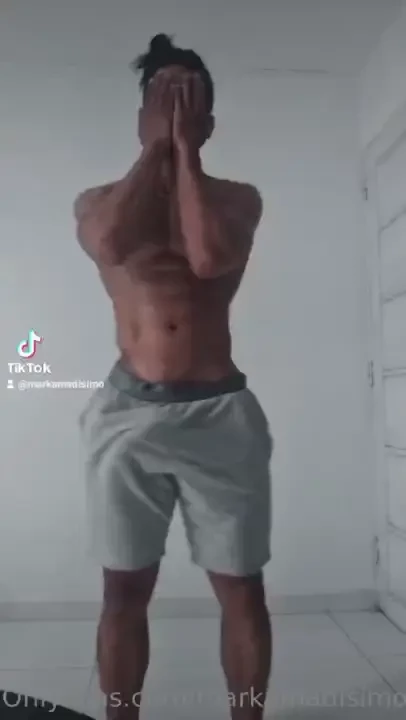 Tienes caras de buenos y buenas pero son malos 