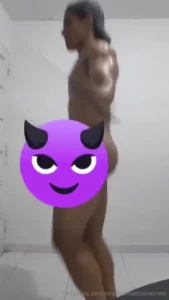 Saltando la cuerda y sudado