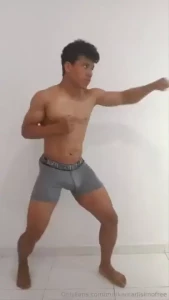 Otro video q en el onlyfans de pago est sin nada de ropa todo el