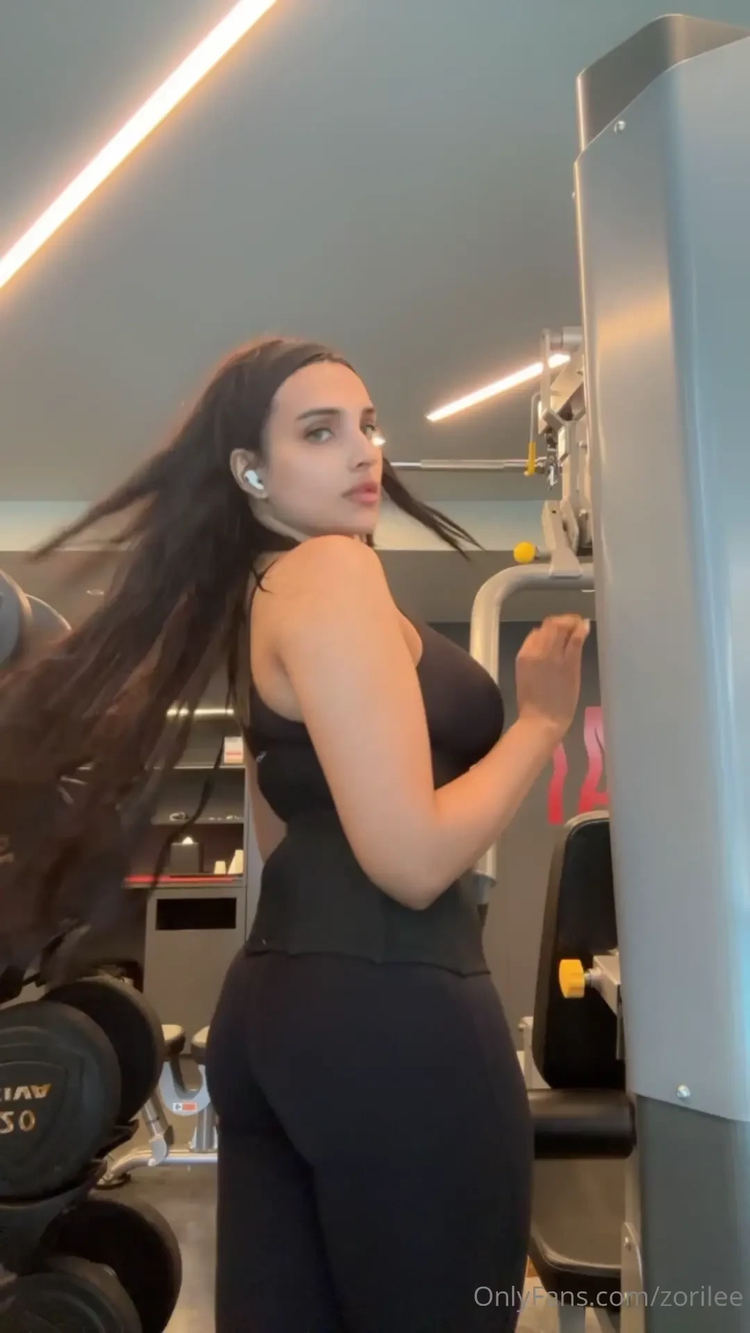 Sweaty n horny after gym 