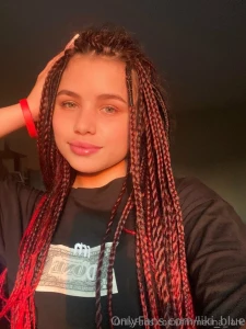 This demure liki_blue waiting to be seduced get pussy wet and she will part 744