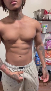 I got a fat gummy worm for you bitch open up
