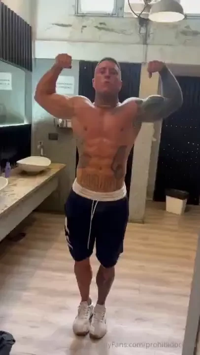 Today at the gym i had an erection do you want to see it hoy en el gym 