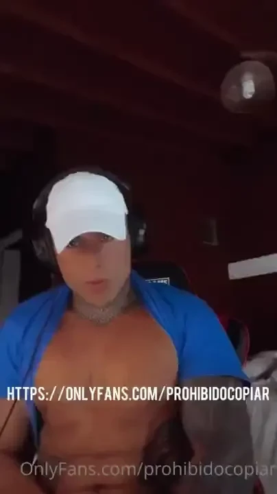 Playing video games made my dick hard 