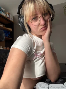 Playing som minecraft again have you ever tried minecraft part 1