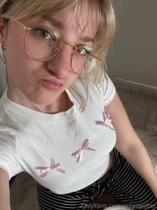 Hii monday vibes kicking in but lets stay positive and enjoy every