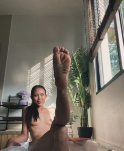 Your goddess is back let s cum on my feet tonight part 5