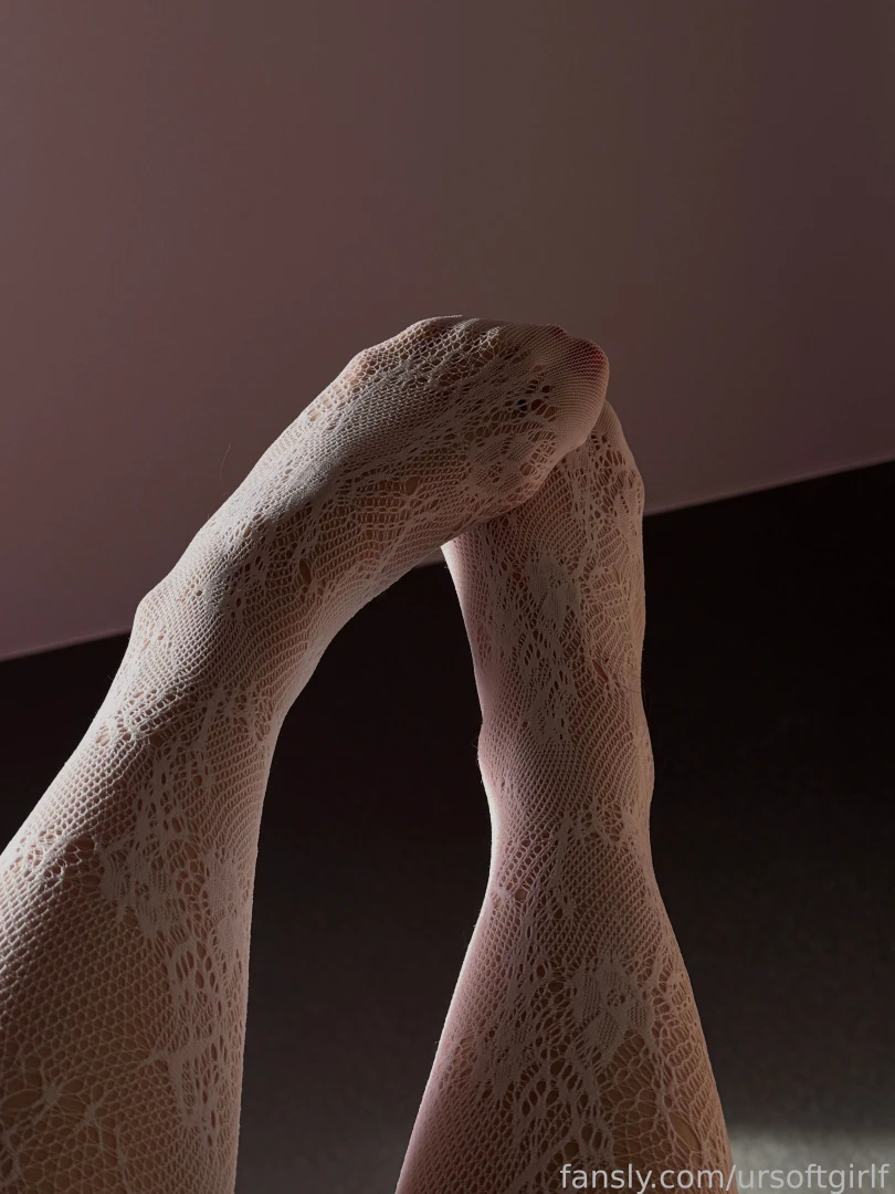 Pretty little feet horny young fyp petite cute babygirl pretty young 