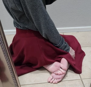 Bringing back good ol free feet wednesday but just a peek this week