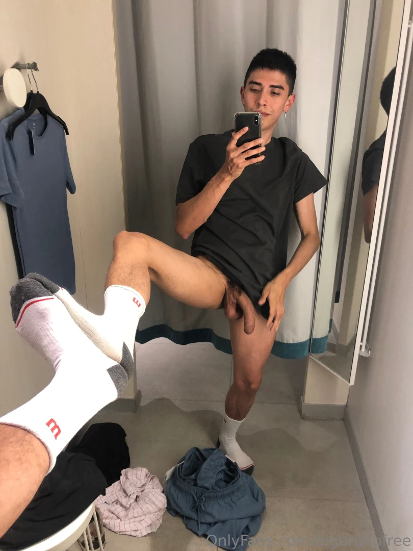 Wanna have fun in the dressing room full video just for fans 