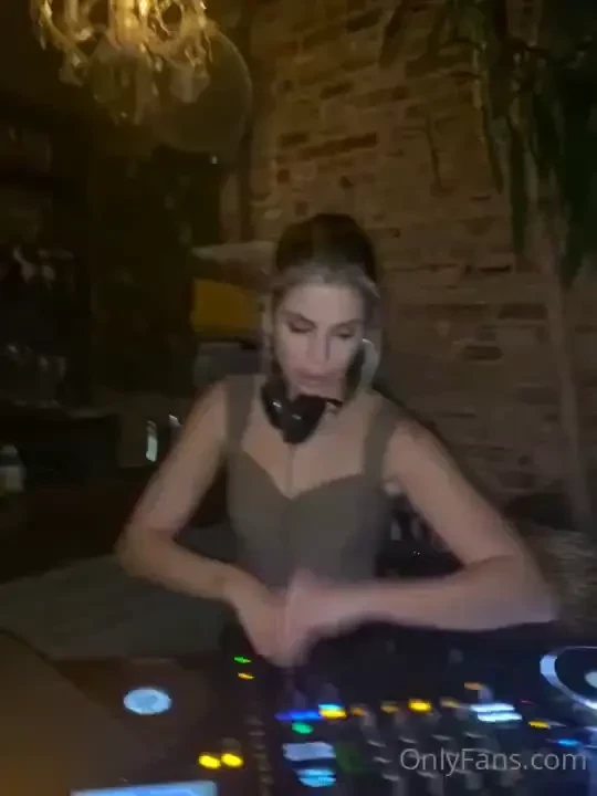 Last night i played a rooftop venue in chicago then i closed down 