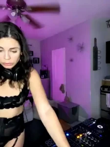 Stream started at 11 04 2020 10 50 pm dj stream