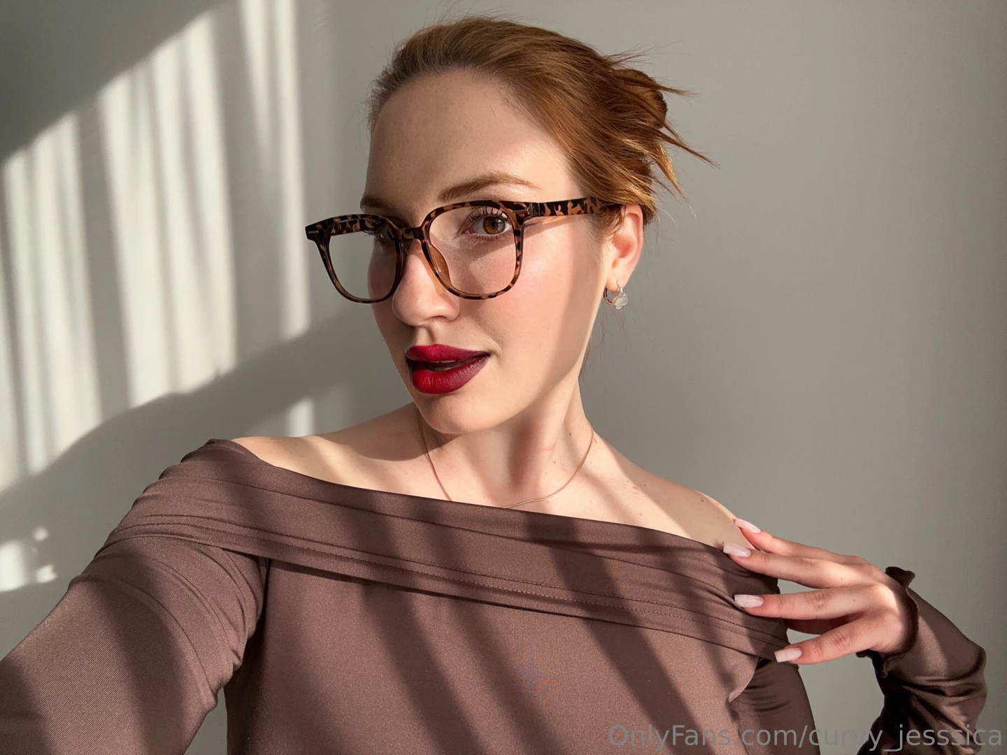 Sexy chick with glasses does that look good on me 