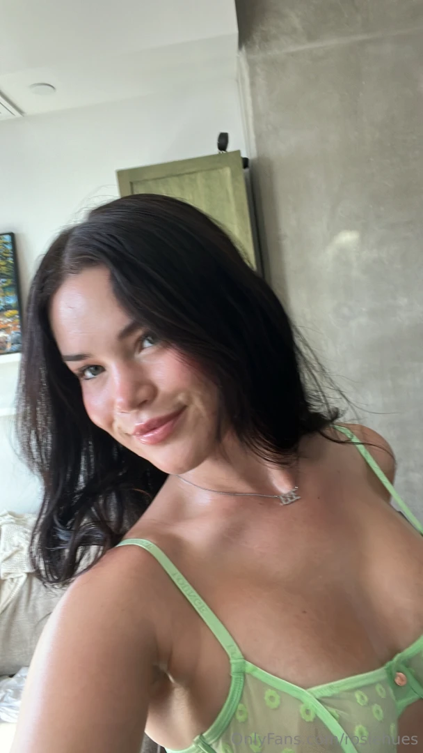 Ima message you with more of me in this green set 