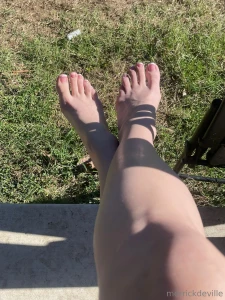 Fresh pedi for the feet boys