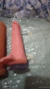 Tip of 10 gets 4 videos and 5 photos tip 20 6 videos and 8 photos plus part 1