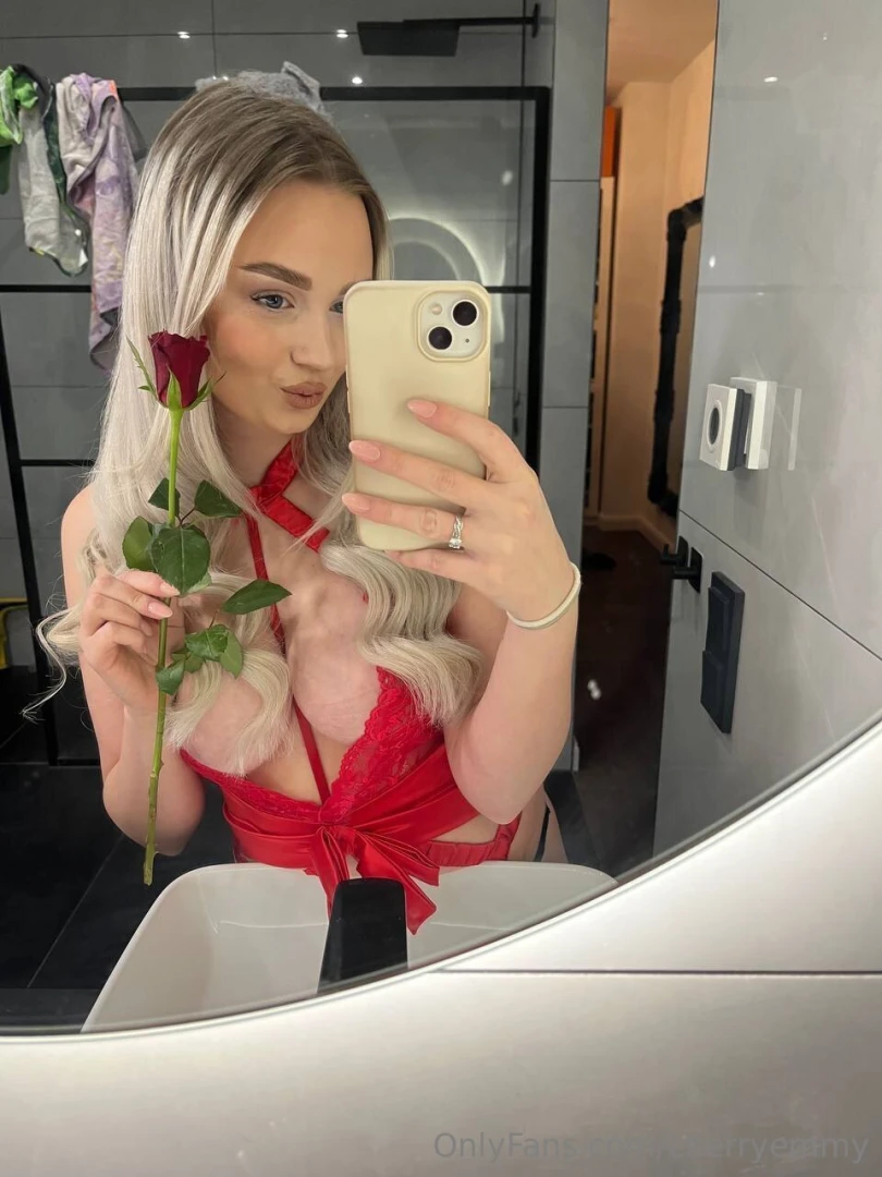 W nsche euch allen ein sch nen und hei en valentinstag mit wem 