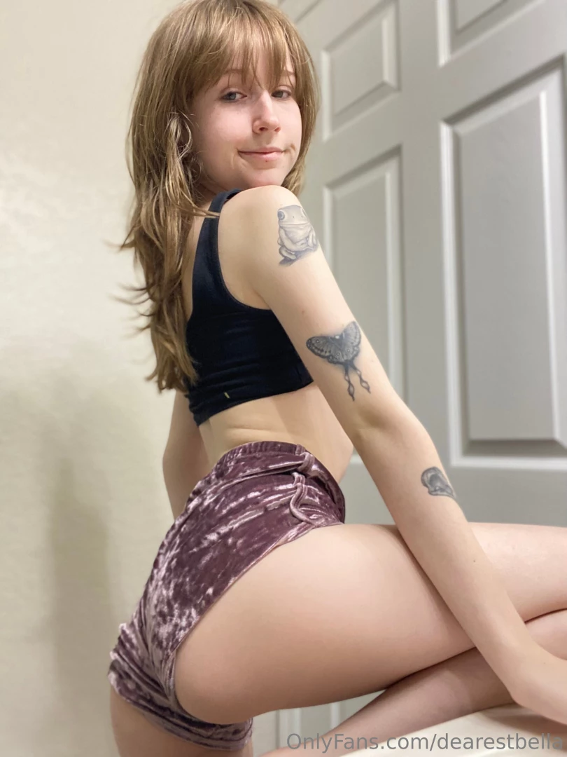 Can t resist touchin this ass can you 