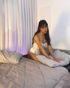 I love the way i look in my bed but something s missing not something part 1