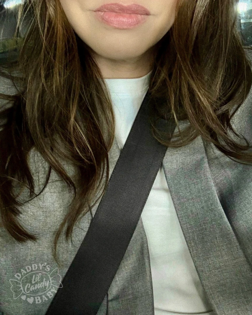 Wanna see what i wear under my skirt suit cum find out https onlyfans 