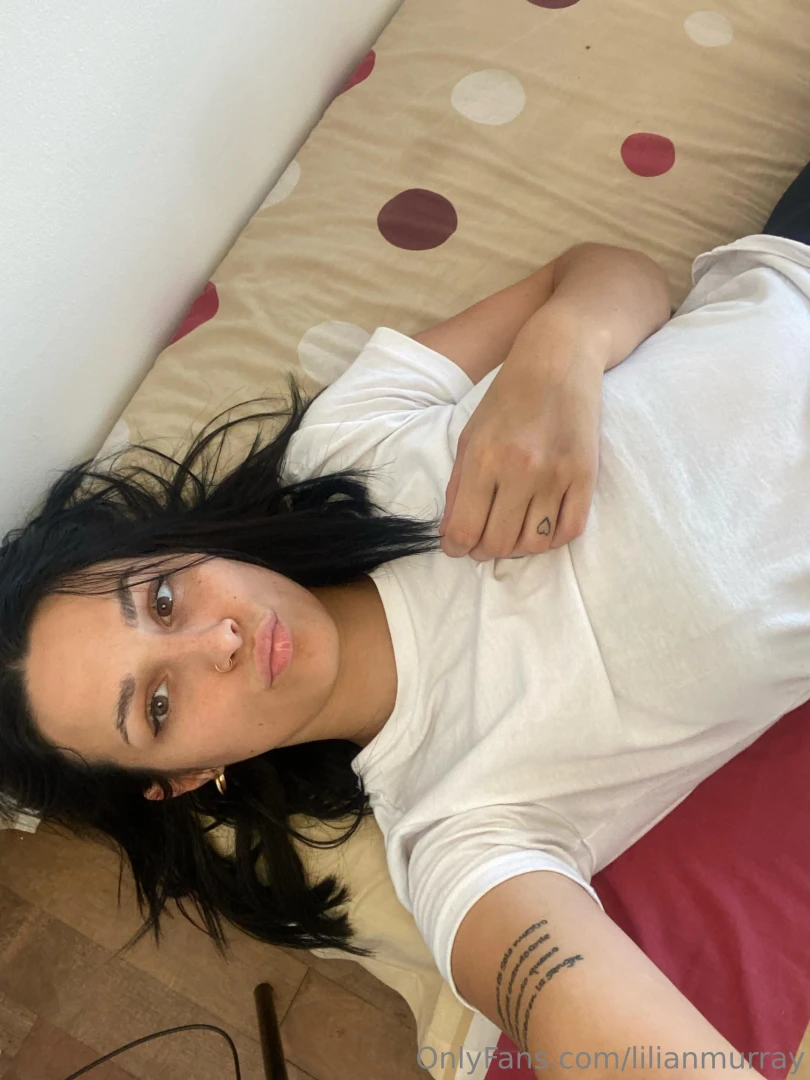 I feel so lonely this morning somebody hit me up 