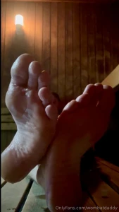 A cheeky sauna to finish up a sweaty gym session my tired feet need a part 2