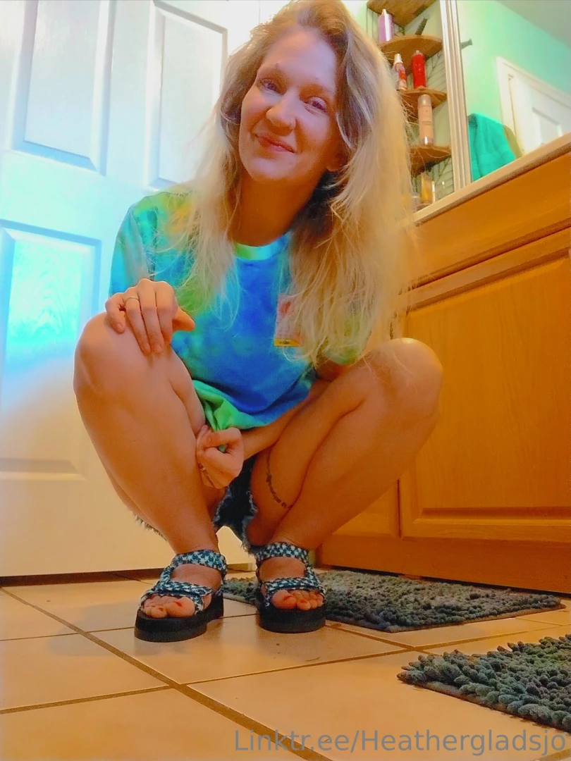 Happy mother s day to all my fellow milfs who is buying me dinner 