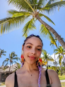 Mai-tais or mango margaritas love to pair my hamsa crop top with a