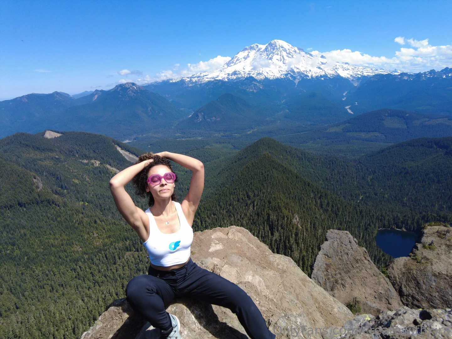 Nature s grandeur mt rainier s splendor and a sunny day pure bliss 