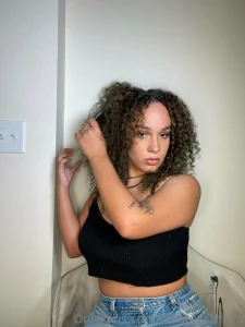 Hey guys i am going to do a collab with my friend lifewithjazmyne go part 1