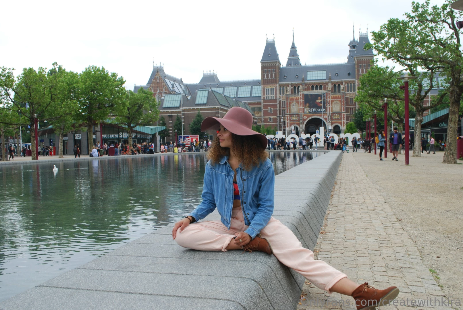 Amsterdam is full of the best cafes bisous 