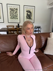 Sittin pretty and horny