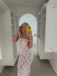 Hi do you like my dress