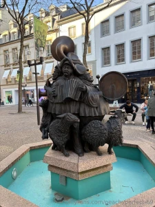 Some pictures and a little video of our outdoor pool area from my part 4