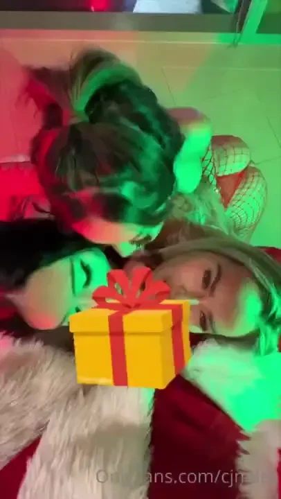 Merry fucking christmas santa hoe hoe hoe 