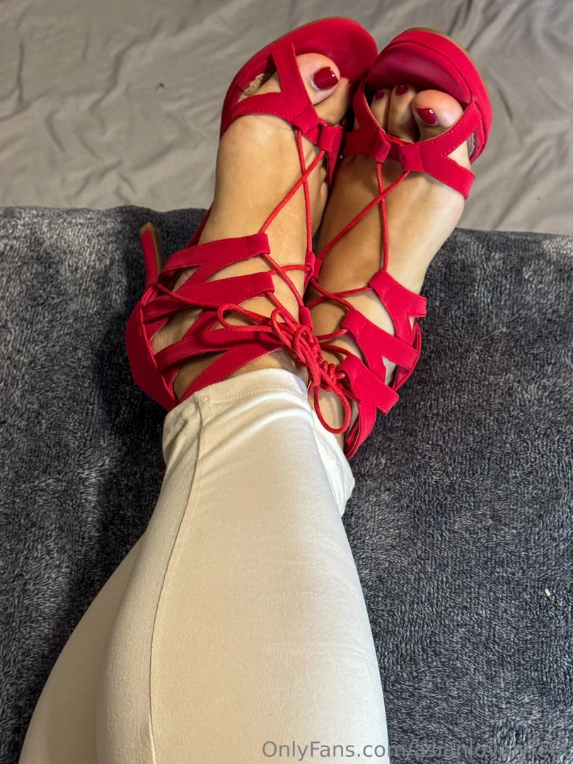 Check your inboxes for this little sample of my asian soles in red 