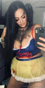 Who wants to see snow white get dpd