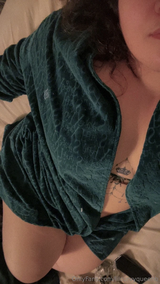 Video call sessions available misslilbess32 on snapp 