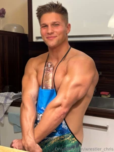 Squeezing it with my pecs i just sent you some surprise to dm