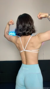 Stronk fit fitness fitgirl muscle musclegirl muscular abs asian petite