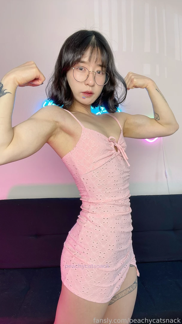 I feel like my butt looks pretty sculpted when i flex but less so when 